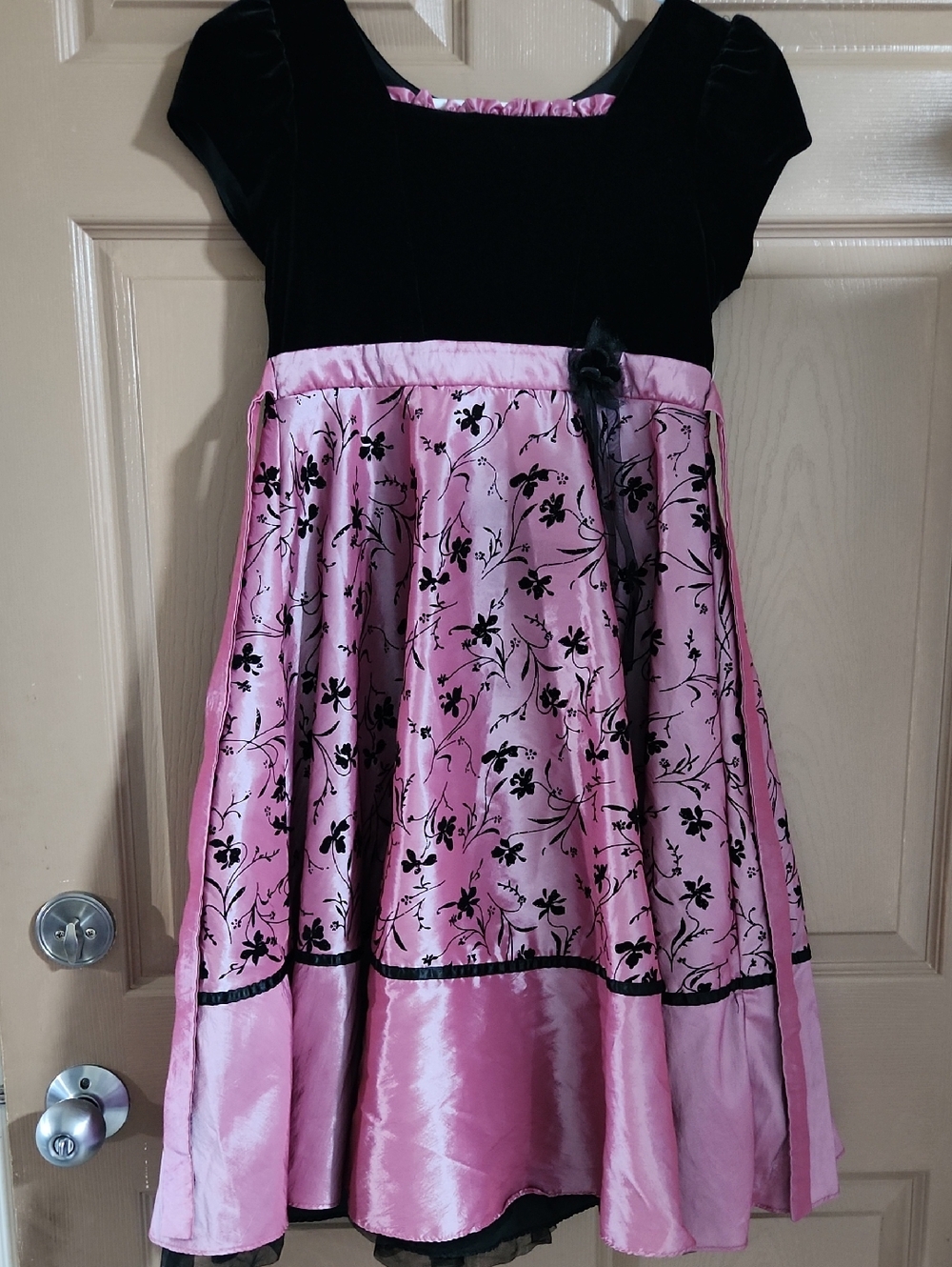 Jona Michelle Pink and Black Floral Dressy Sz 8